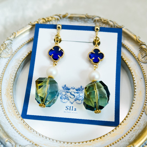 オータムヴィトライユビーズのEaring　ブルー×グリーン　ゴールド金具　　