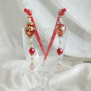 きれいな桜ガラスビーズのかんざし　～赤～ 　選べる金具色