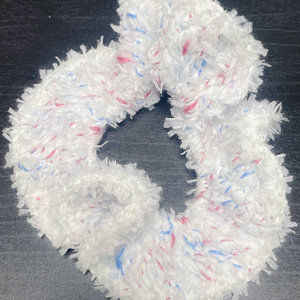 Yarn scrunchie