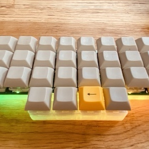 ［無料ダウンロードあり］34%自作キーボード「PiPiGherkin+4」用ケースの3Dプリントデータ
