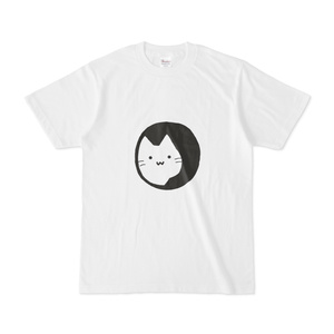 腹を貫通する猫Tシャツ