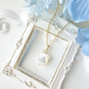 展示用/レジン/秋晴れの空と子犬　秋桜　蝶　蓄光　オルゴナイトネックレス 展示用/レジン/秋晴れの空と子犬 秋桜 蝶 蓄光 オルゴナイトネックレス