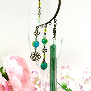 展示用/レジン/秋晴れの空と子犬　秋桜　蝶　蓄光　オルゴナイトネックレス 展示用/レジン/秋晴れの空と子犬 秋桜 蝶 蓄光 オルゴナイトネックレス