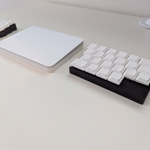 乾電池リポバッテリー両対応 無線キーボード Zonkey(マットブラック