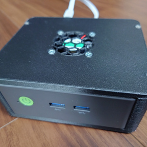 GMKtecミニPC NucBox G3(Plus)用 排気ファン付きフィルターケース のSTLデータ