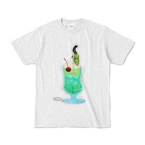 メロンソーダを飲むパプワキンイロクワガタ Tシャツ【大人・カラーT】
