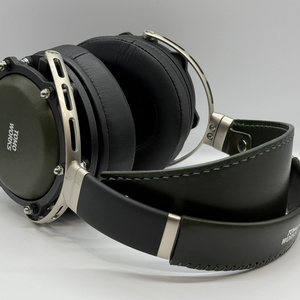 ヘッドホン TOMOWORKS 雑記：TOMOWORKSさんのヘッドホン、ポタキャラとかで聴いてきたもの