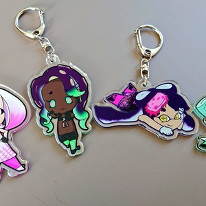 スプラトゥーン　アクリルキーホルダー 15点まとめ売り スプラトゥーン まとめ売り アクリルキーホルダー 缶バッジ