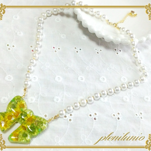 【ジョジョの奇妙な冒険】レジンリボンのネックレス【2部】