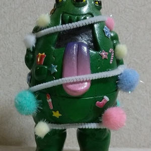 松村魂オリジナルソフビ「クリスマスツリー怪獣ダスティ」