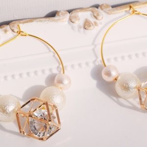 プリズムを閉じ込めたピアス