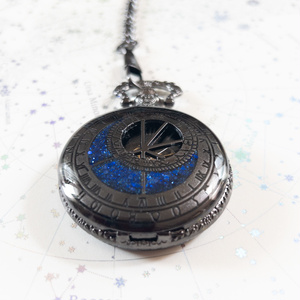 ☆星空と歯車と星の蓄光宇宙レジンオルゴナイトフローライト付き、懐中