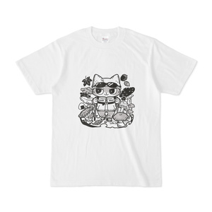 トレッキングをする猫Ｔシャツ
