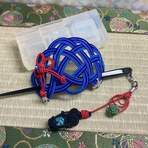 ピンクバラ刺繍♡5センチフェルトパッチンピン ピンクバラ刺繍♡5センチフェルトパッチンピン 簡単 秋 フェルト 手作り