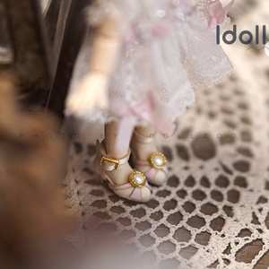 カイコガの小さなぬいぐるみ　刺繍羽・寝そべりver. カイコガの小さなぬいぐるみ 刺繍羽・寝そべりver. - メルカリ