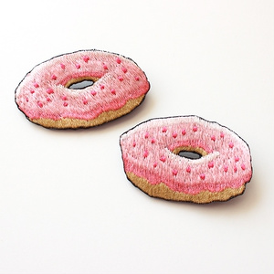 刺繍ブローチ デトロイト:ドーナツ