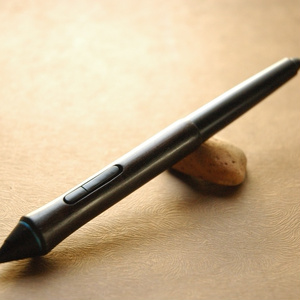 Cintiq Pro 24用　傾斜角可変スタンド　最大75度　キーボード下置き型 新発売！Cintiq Pro 24用 傾斜角可変スタンド 最大75度 キーボード下