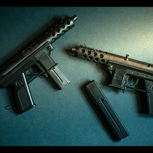 レジン製ドール用1/3 TEC-9 モデル