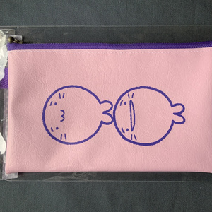 A pouch that looks like a seal.