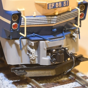 1/80 西日本207系タイプ 先頭車パンタ車 鉄道模型 16番ゲージ HO X-9