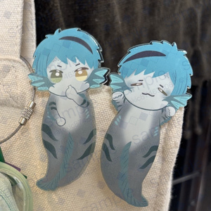 稚魚リチアクリルバッジクリップ