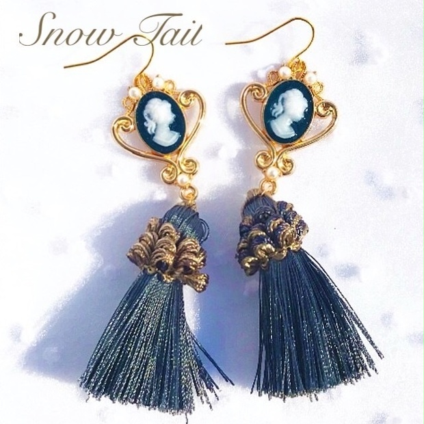 ハンドメイド:カメオタッセルピアス - Snow Tail＠秋冬アクセSALE