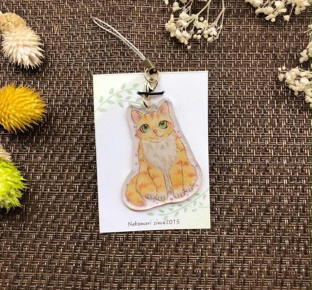 じゃれねこちゃんと花びらタッセルチャーム