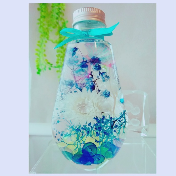 蝶 ハーバリウム ブルー しずく型ボトル - fukumusume - BOOTH