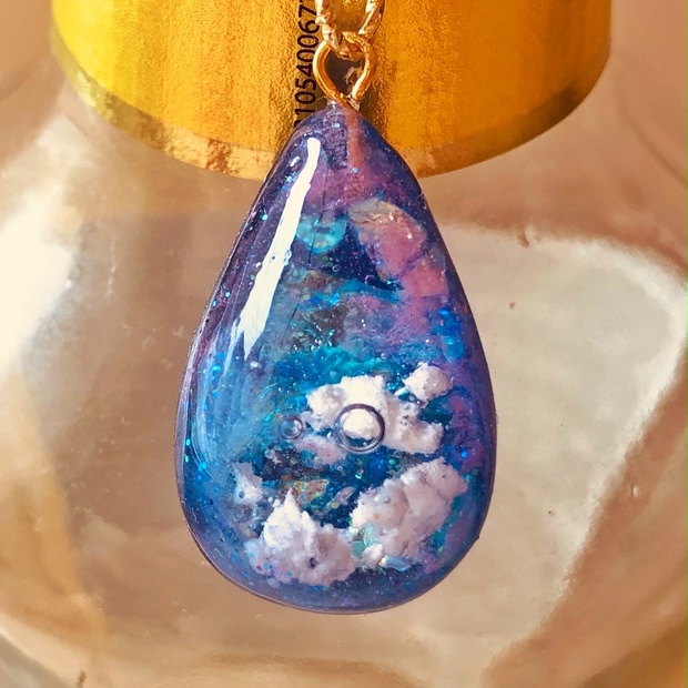 ハンドメイド レジン キーホルダー 空 スカイ 雲 水色