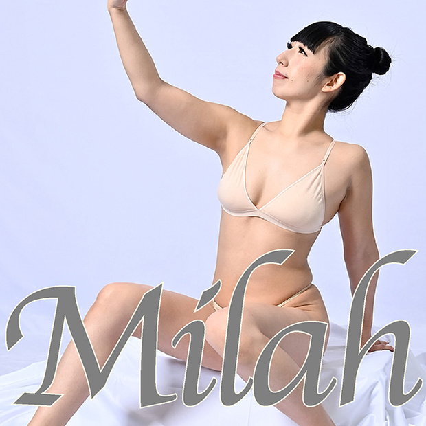 LiveUPセミヌード写真素材集：Milah Swallowtail