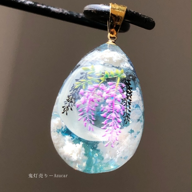 夜明け前の藤の花。 オルゴナイト 蓄光三日月 たまご型 ネックレス