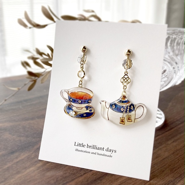 BreakfastTea earring｜朝の紅茶 ティーポット＆カップのイヤリング・ピアス