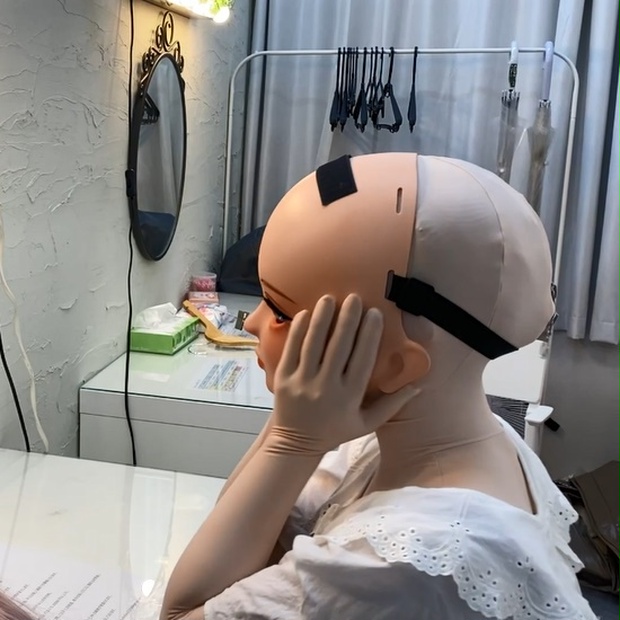むにむに研究所の着ぐるみです！ マスク、肌タイツ、ウレタンバストが ...