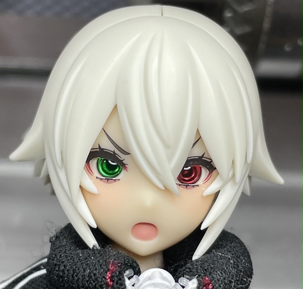 虹彩2 3mm オッドアイ赤 緑 かにたま Booth