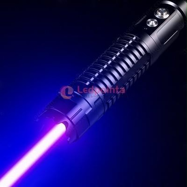 超強力レーザーポインター通販mw 80w 445m 450nm 青色光 アップグレード版 戦神三代 強力ブルーレーザーでタバコに火をつけ 爆竹に火をつけ 気球を爆破する 蝋燭に点火 落ち葉に火をつける 切断する 新品 信頼値段 人気沸騰 内部レーザーモジュール