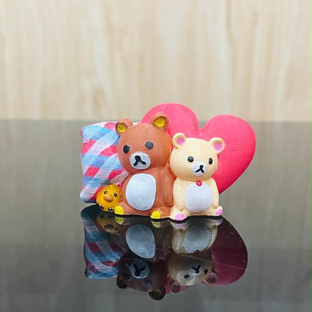 RILAKKUMA BEAR ON PILLOW AND HEART