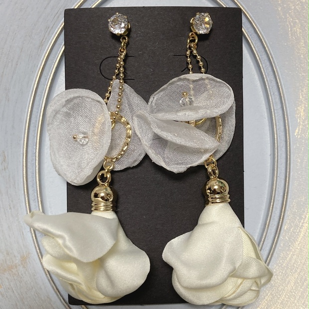 hazama Ado 惹きずり込まれる運命のピアス シルバー ha|za|ma 惹きずりこまれる運命のピアス シルバー hazama Ado 惹き