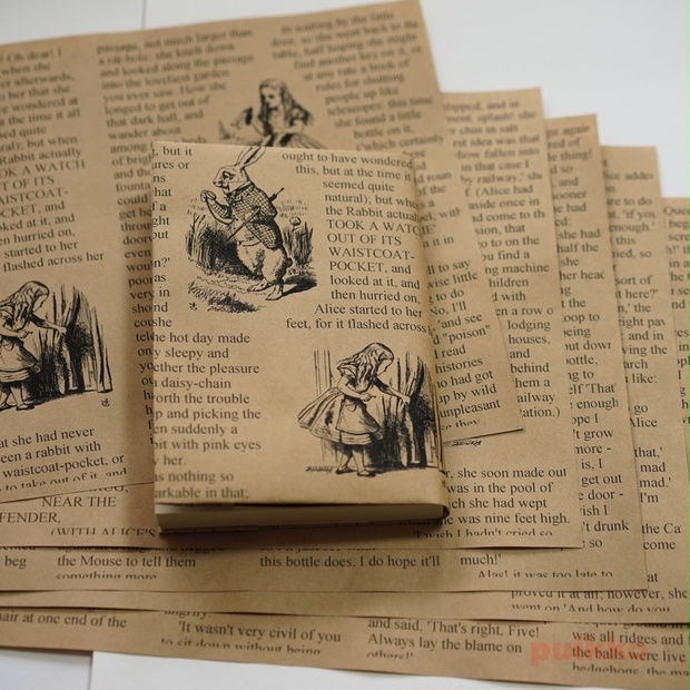 紙製ブックカバー 「不思議の国のアリス」3 - puikko - BOOTH