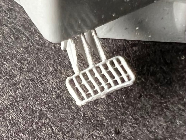 【Nゲージ 】EF81用ステップ　 未塗装１両分入 8K出力 3D精密パーツ  電気機関車