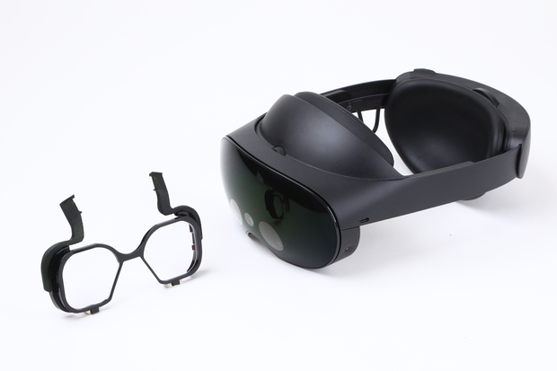 【Meta Quest Pro対応モデル】VRヘッドマウントディスプレイ専用メガネ「VRsatile/ヴァーサタイル」処方箋受領より通常3週間以内にお届け