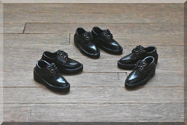 皮靴、ブラウン、靴底黒、紐付き