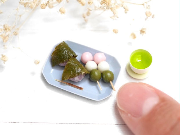 三色団子＆桜餅の春プレートと緑茶のセット【1/12スケール】　minicoのミニチュア　BOOTH