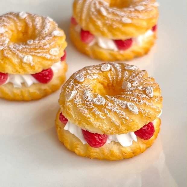 ミニチュア　いちごパリブレスト　strawberry paris-brest