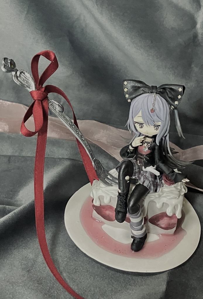 【オリジナル】粘土フィギュア🍰🎀🖤【ヴィネット風】