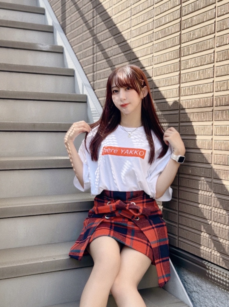 here YAKKOTシャツ