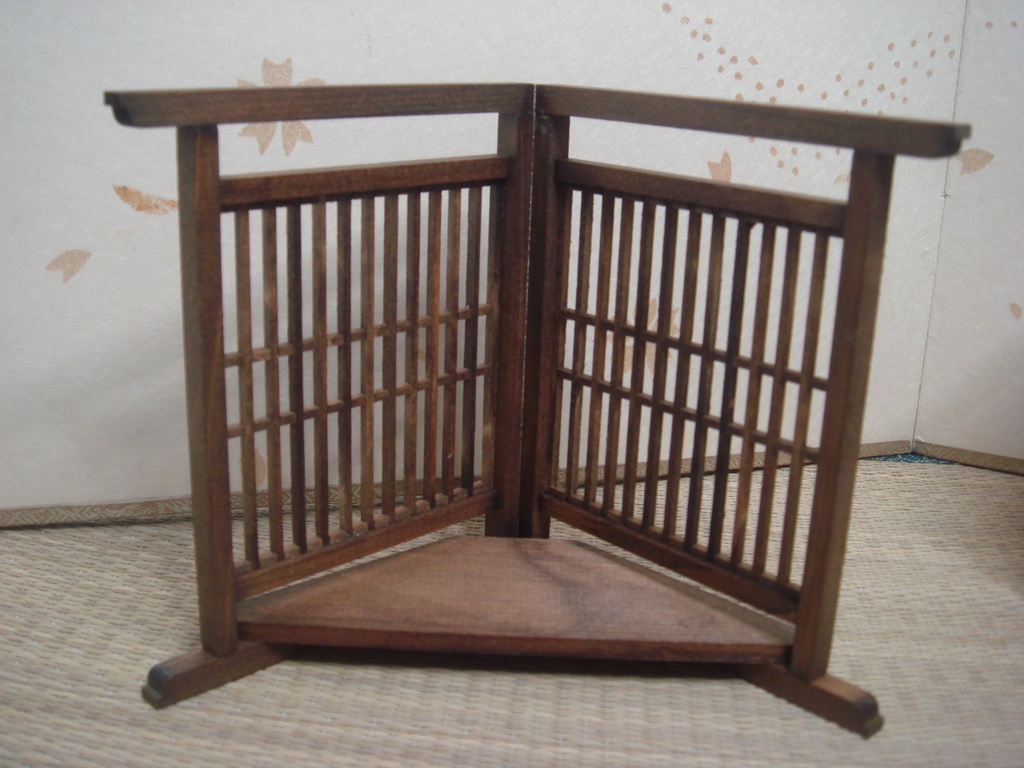 開き衝立 台付き