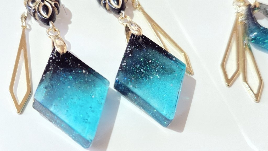 🌈🕒甲斐田さん　マジシャン衣装イメージイヤリング（ピアス）