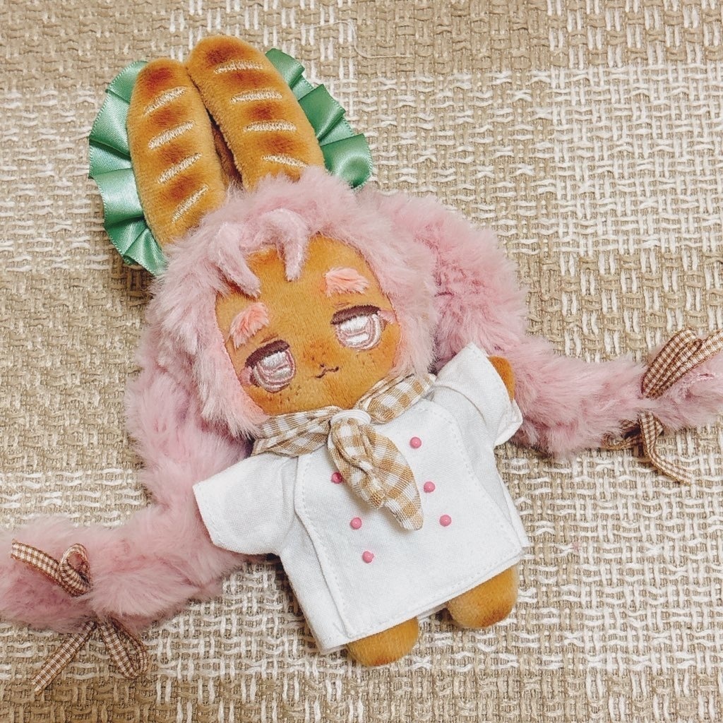 パンうさみみのぬいぐるみ
