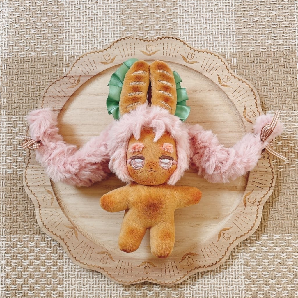 パンうさみみのぬいぐるみ
