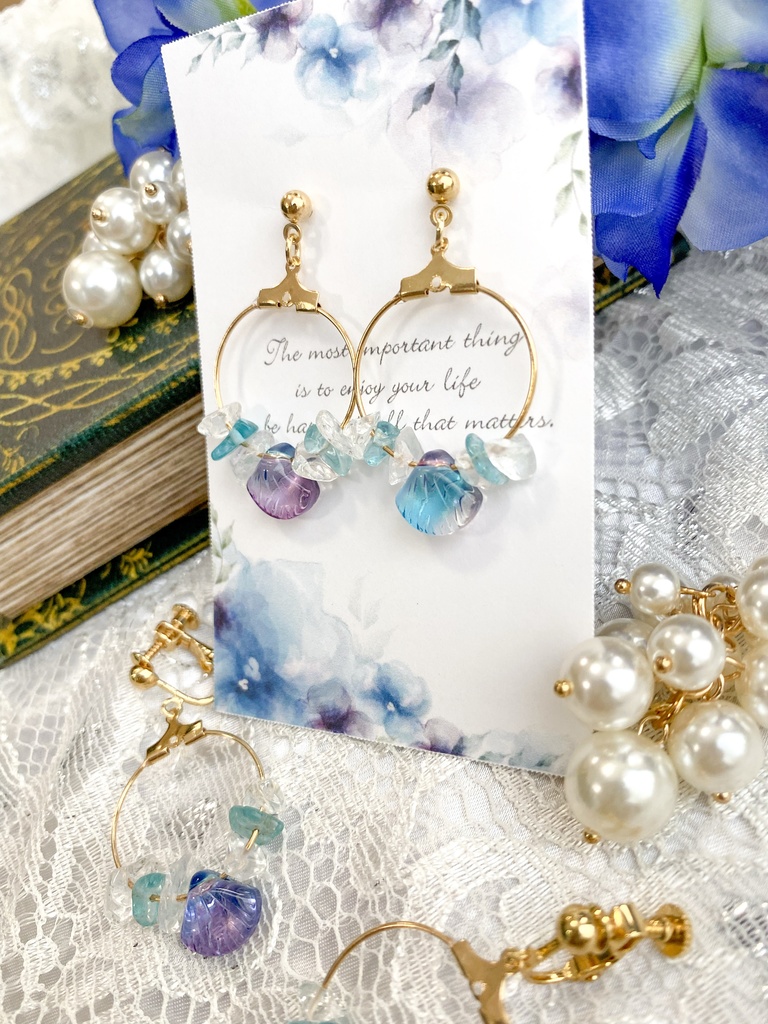 天然石とグラデーション貝の耳飾り💜💙